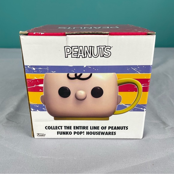 Funko Pop Home Charlie Brown Ceramic Mug Peanuts Collectible. - Picture 6 of 10